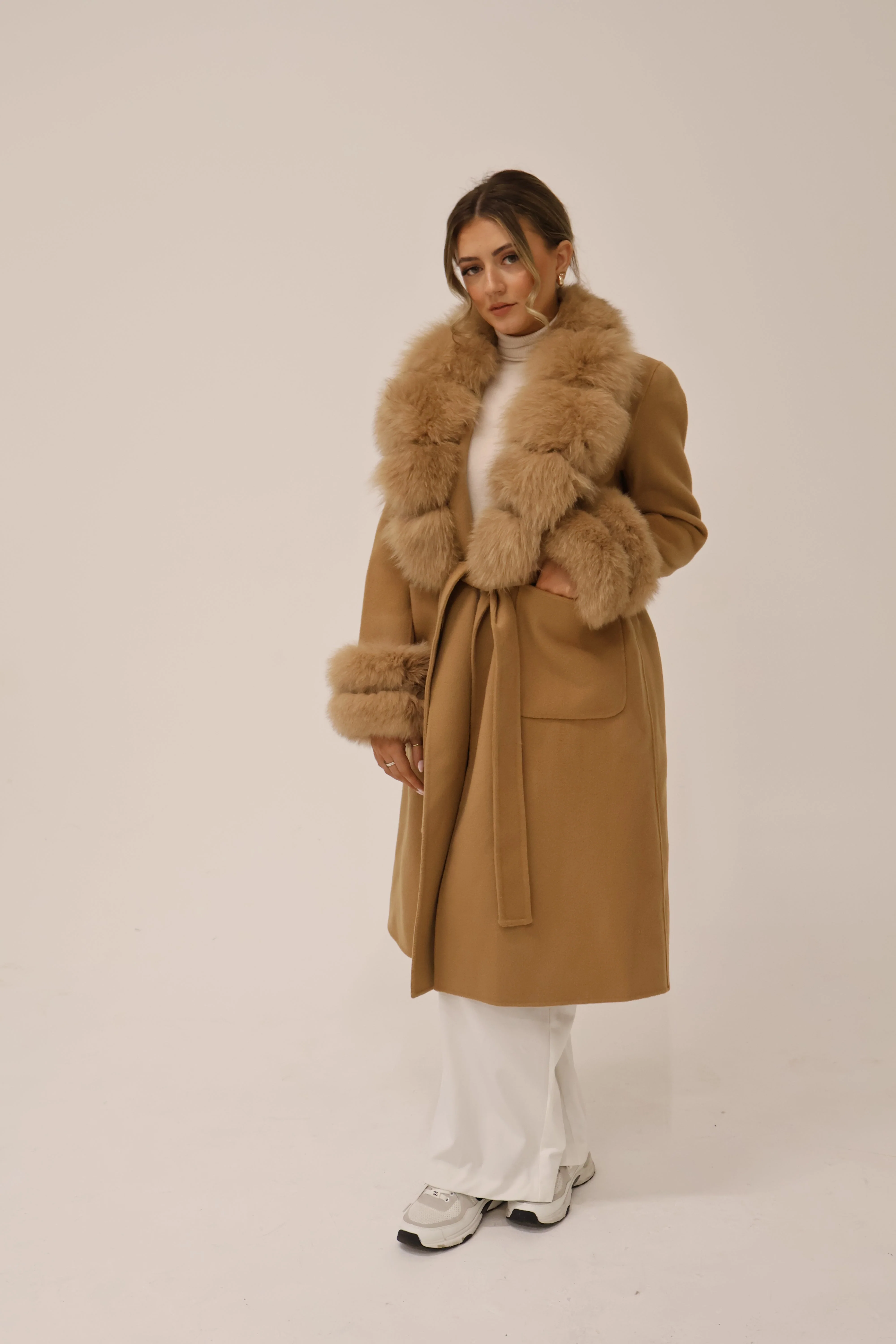 Long Cashmere Coat with Fur Collar & Cuffs - Image 4